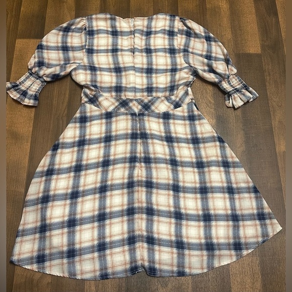 Plaid Puff Sleeve Dress - Picture 5 of 8